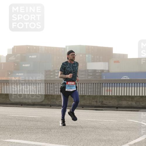 03.10.2026 - Köhlbrandbrückenlauf Michael Burmester http://msf.ph/oto/10769478 03.10.2026 09:11:36 Position 3 2067 meine-sportfotos.de