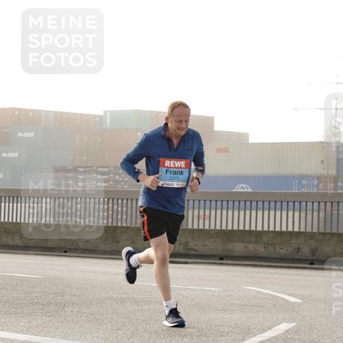 03.10.2026 - Köhlbrandbrückenlauf Michael Burmester http://msf.ph/oto/10769504 03.10.2026 09:11:40 Position 3 2375 meine-sportfotos.de