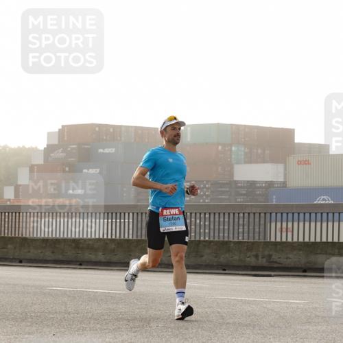 03.10.2026 - Köhlbrandbrückenlauf Michael Burmester http://msf.ph/oto/10769512 03.10.2026 09:11:45 Position 3 1260 meine-sportfotos.de
