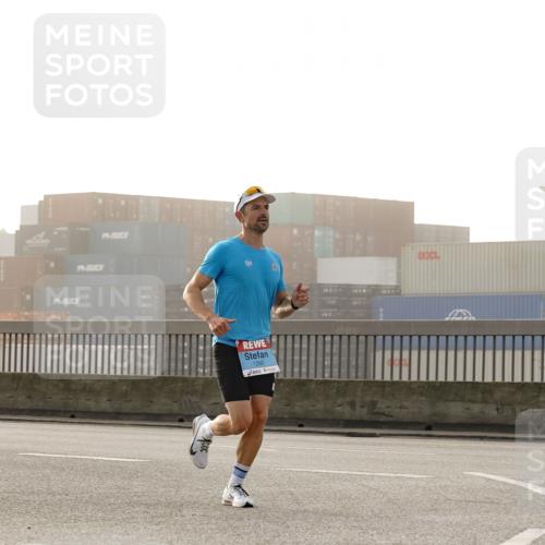 03.10.2026 - Köhlbrandbrückenlauf Michael Burmester http://msf.ph/oto/10769515 03.10.2026 09:11:45 Position 3 1260 meine-sportfotos.de
