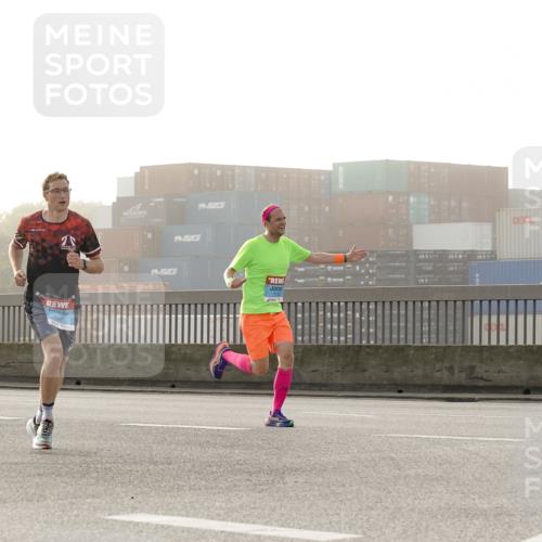 03.10.2026 - Köhlbrandbrückenlauf Michael Burmester http://msf.ph/oto/10769517 03.10.2026 09:11:47 Position 3 19, 1702 meine-sportfotos.de