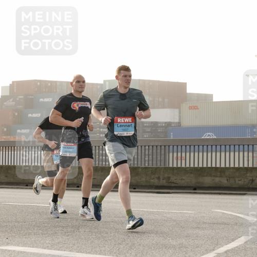 03.10.2026 - Köhlbrandbrückenlauf Michael Burmester http://msf.ph/oto/10769529 03.10.2026 09:11:49 Position 3 2041, 1607 meine-sportfotos.de