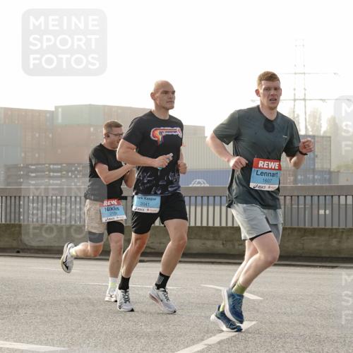 03.10.2026 - Köhlbrandbrückenlauf Michael Burmester http://msf.ph/oto/10769533 03.10.2026 09:11:50 Position 3 2158, 2041, 1607, 20 meine-sportfotos.de