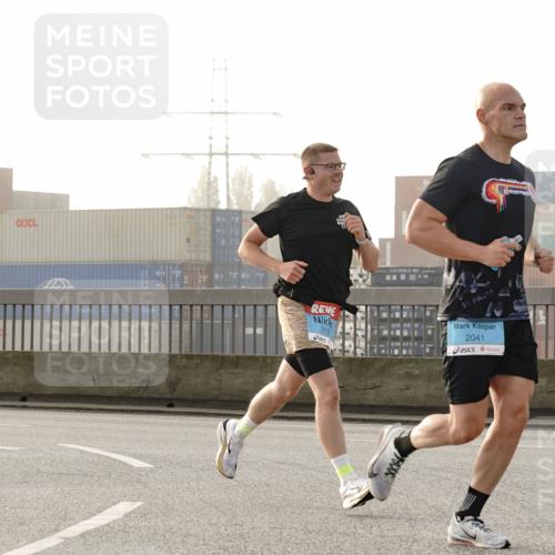 03.10.2026 - Köhlbrandbrückenlauf Michael Burmester http://msf.ph/oto/10769539 03.10.2026 09:11:51 Position 3 215, 2041 meine-sportfotos.de
