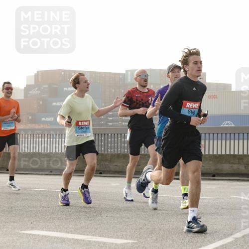 03.10.2026 - Köhlbrandbrückenlauf Michael Burmester http://msf.ph/oto/10769544 03.10.2026 09:11:55 Position 3 1972, 2166 meine-sportfotos.de