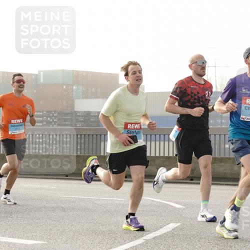 03.10.2026 - Köhlbrandbrückenlauf Michael Burmester http://msf.ph/oto/10769553 03.10.2026 09:11:56 Position 3 1972, 2165 meine-sportfotos.de