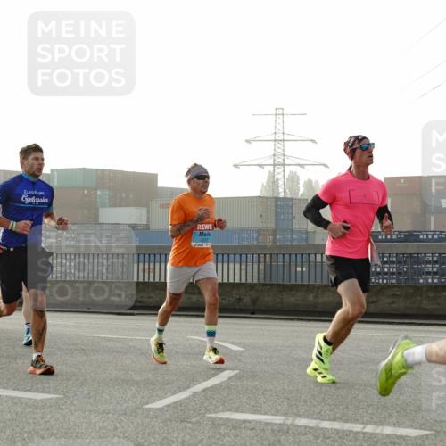 03.10.2026 - Köhlbrandbrückenlauf Michael Burmester http://msf.ph/oto/10769564 03.10.2026 09:11:58 Position 3 6522, 1286 meine-sportfotos.de