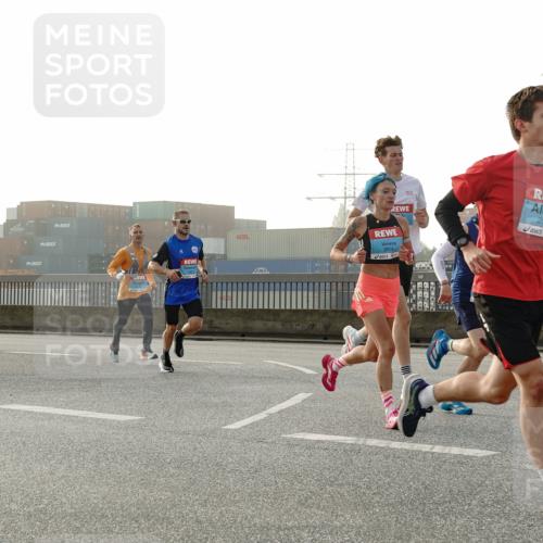 03.10.2026 - Köhlbrandbrückenlauf Michael Burmester http://msf.ph/oto/10769576 03.10.2026 09:12:00 Position 3 2181, 3804 meine-sportfotos.de