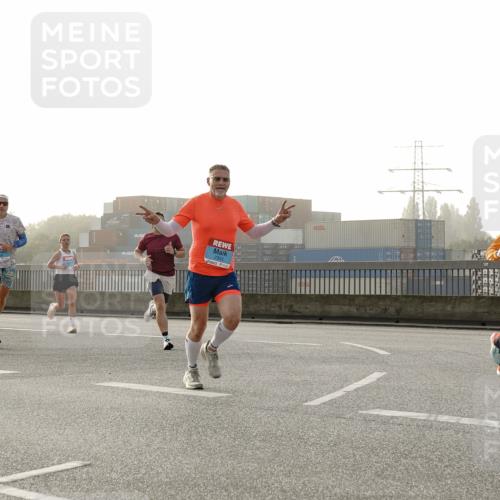 03.10.2026 - Köhlbrandbrückenlauf Michael Burmester http://msf.ph/oto/10769584 03.10.2026 09:12:01 Position 3  meine-sportfotos.de