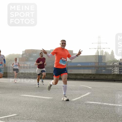 03.10.2026 - Köhlbrandbrückenlauf Michael Burmester http://msf.ph/oto/10769589 03.10.2026 09:12:02 Position 3 2355 meine-sportfotos.de
