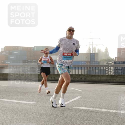 03.10.2026 - Köhlbrandbrückenlauf Michael Burmester http://msf.ph/oto/10769602 03.10.2026 09:12:04 Position 3 1007, 1064, 42, 195 meine-sportfotos.de