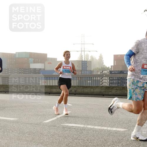 03.10.2026 - Köhlbrandbrückenlauf Michael Burmester http://msf.ph/oto/10769606 03.10.2026 09:12:04 Position 3 1007, 3763, 1064 meine-sportfotos.de