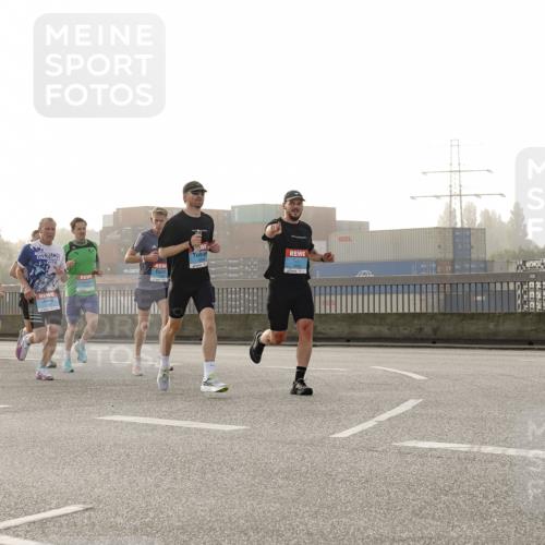 03.10.2026 - Köhlbrandbrückenlauf Michael Burmester http://msf.ph/oto/10769629 03.10.2026 09:12:09 Position 3 202 meine-sportfotos.de