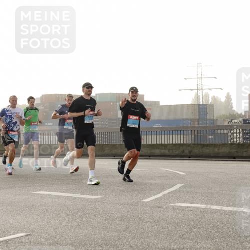 03.10.2026 - Köhlbrandbrückenlauf Michael Burmester http://msf.ph/oto/10769631 03.10.2026 09:12:09 Position 3  meine-sportfotos.de