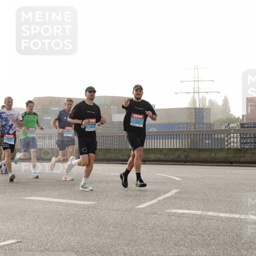 03.10.2026 - Köhlbrandbrückenlauf Michael Burmester http://msf.ph/oto/10769633 03.10.2026 09:12:09 Position 3 207, 3864 meine-sportfotos.de