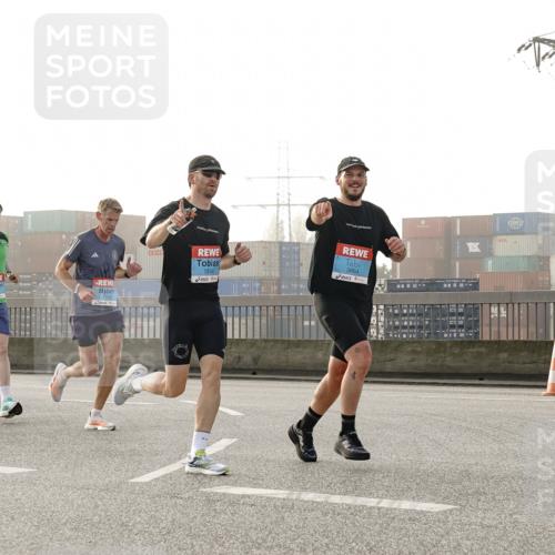 03.10.2026 - Köhlbrandbrückenlauf Michael Burmester http://msf.ph/oto/10769637 03.10.2026 09:12:10 Position 3 2656, 3864 meine-sportfotos.de