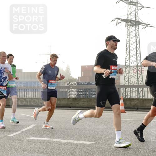 03.10.2026 - Köhlbrandbrückenlauf Michael Burmester http://msf.ph/oto/10769642 03.10.2026 09:12:10 Position 3 2, 58, 3864 meine-sportfotos.de