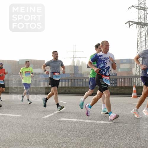 03.10.2026 - Köhlbrandbrückenlauf Michael Burmester http://msf.ph/oto/10769646 03.10.2026 09:12:11 Position 3 2194, 1142 meine-sportfotos.de