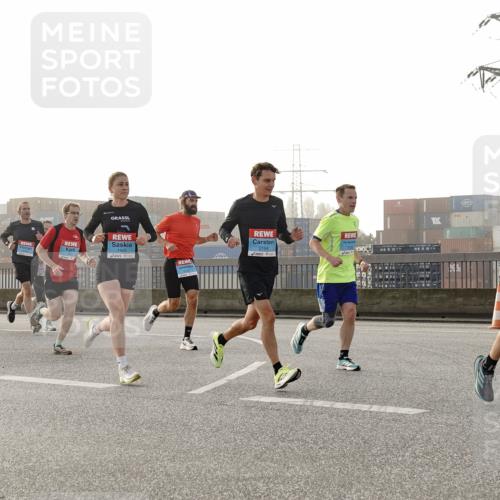 03.10.2026 - Köhlbrandbrückenlauf Michael Burmester http://msf.ph/oto/10769656 03.10.2026 09:12:12 Position 3 2194, 2206 meine-sportfotos.de