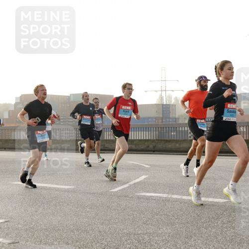 03.10.2026 - Köhlbrandbrückenlauf Michael Burmester http://msf.ph/oto/10769663 03.10.2026 09:12:13 Position 3 1425 meine-sportfotos.de