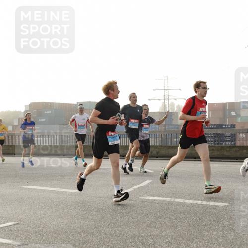 03.10.2026 - Köhlbrandbrückenlauf Michael Burmester http://msf.ph/oto/10769665 03.10.2026 09:12:13 Position 3 2155 meine-sportfotos.de