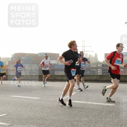 03.10.2026 - Köhlbrandbrückenlauf Michael Burmester http://msf.ph/oto/10769670 03.10.2026 09:12:14 Position 3 1241 meine-sportfotos.de
