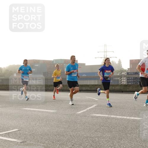 03.10.2026 - Köhlbrandbrückenlauf Michael Burmester http://msf.ph/oto/10769679 03.10.2026 09:12:15 Position 3 2125 meine-sportfotos.de
