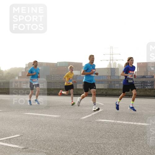 03.10.2026 - Köhlbrandbrückenlauf Michael Burmester http://msf.ph/oto/10769683 03.10.2026 09:12:15 Position 3 2125 meine-sportfotos.de