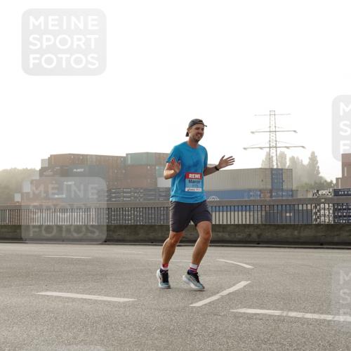 03.10.2026 - Köhlbrandbrückenlauf Michael Burmester http://msf.ph/oto/10769689 03.10.2026 09:12:18 Position 3  meine-sportfotos.de