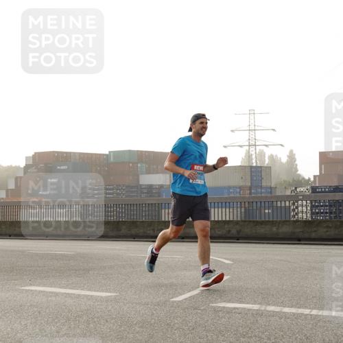 03.10.2026 - Köhlbrandbrückenlauf Michael Burmester http://msf.ph/oto/10769691 03.10.2026 09:12:18 Position 3  meine-sportfotos.de