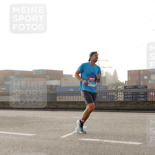 03.10.2026 - Köhlbrandbrückenlauf Michael Burmester http://msf.ph/oto/10769694 03.10.2026 09:12:18 Position 3  meine-sportfotos.de