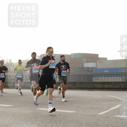 03.10.2026 - Köhlbrandbrückenlauf Michael Burmester http://msf.ph/oto/10769696 03.10.2026 09:12:20 Position 3 2148, 1413 meine-sportfotos.de