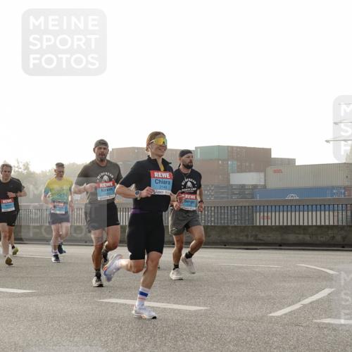 03.10.2026 - Köhlbrandbrückenlauf Michael Burmester http://msf.ph/oto/10769698 03.10.2026 09:12:20 Position 3 3, 2148 meine-sportfotos.de