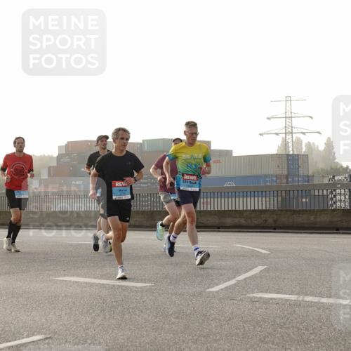 03.10.2026 - Köhlbrandbrückenlauf Michael Burmester http://msf.ph/oto/10769712 03.10.2026 09:12:22 Position 3  meine-sportfotos.de