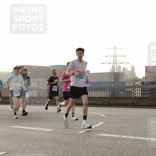 03.10.2026 - Köhlbrandbrückenlauf Michael Burmester http://msf.ph/oto/10769735 03.10.2026 09:12:29 Position 3  meine-sportfotos.de