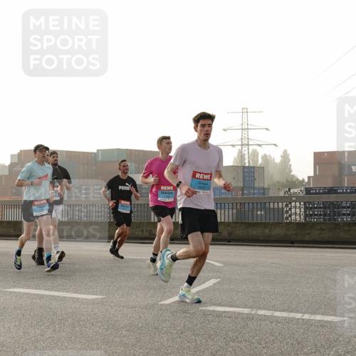 03.10.2026 - Köhlbrandbrückenlauf Michael Burmester http://msf.ph/oto/10769739 03.10.2026 09:12:29 Position 3 3803 meine-sportfotos.de