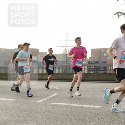 03.10.2026 - Köhlbrandbrückenlauf Michael Burmester http://msf.ph/oto/10769743 03.10.2026 09:12:30 Position 3 1397, 3803 meine-sportfotos.de