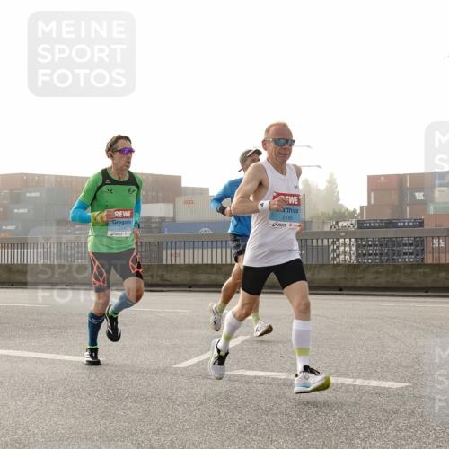 03.10.2026 - Köhlbrandbrückenlauf Michael Burmester http://msf.ph/oto/10769757 03.10.2026 09:12:31 Position 3 19, 2046, 2195 meine-sportfotos.de