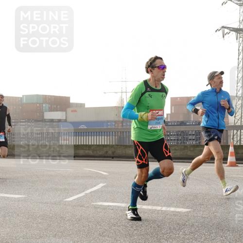 03.10.2026 - Köhlbrandbrückenlauf Michael Burmester http://msf.ph/oto/10769762 03.10.2026 09:12:32 Position 3 2125, 2046 meine-sportfotos.de