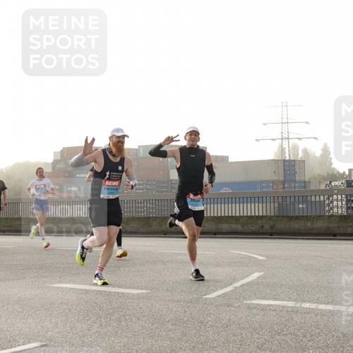 03.10.2026 - Köhlbrandbrückenlauf Michael Burmester http://msf.ph/oto/10769764 03.10.2026 09:12:33 Position 3  meine-sportfotos.de