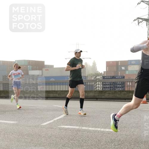 03.10.2026 - Köhlbrandbrückenlauf Michael Burmester http://msf.ph/oto/10769779 03.10.2026 09:12:34 Position 3 13 meine-sportfotos.de