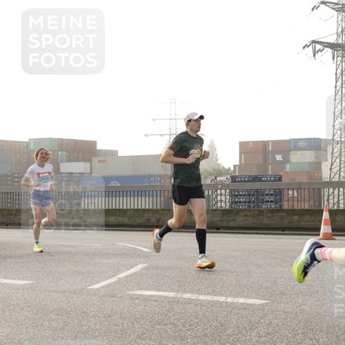 03.10.2026 - Köhlbrandbrückenlauf Michael Burmester http://msf.ph/oto/10769781 03.10.2026 09:12:34 Position 3 1712 meine-sportfotos.de