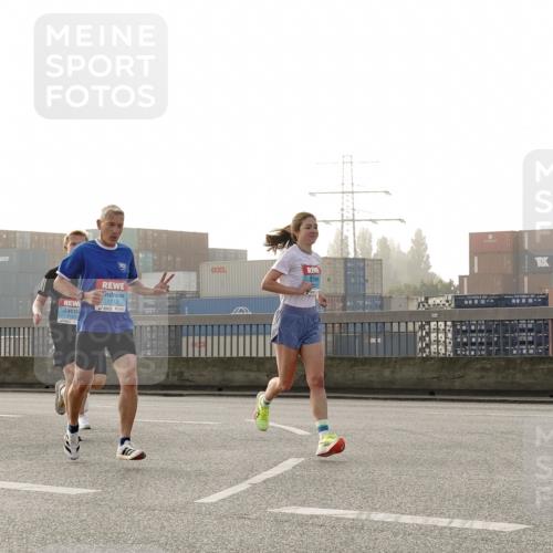 03.10.2026 - Köhlbrandbrückenlauf Michael Burmester http://msf.ph/oto/10769783 03.10.2026 09:12:35 Position 3 1712 meine-sportfotos.de