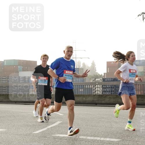 03.10.2026 - Köhlbrandbrückenlauf Michael Burmester http://msf.ph/oto/10769790 03.10.2026 09:12:36 Position 3 2123, 1712, 2218 meine-sportfotos.de