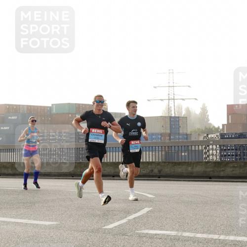 03.10.2026 - Köhlbrandbrückenlauf Michael Burmester http://msf.ph/oto/10769825 03.10.2026 09:12:40 Position 3  meine-sportfotos.de