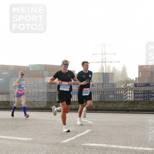 03.10.2026 - Köhlbrandbrückenlauf Michael Burmester http://msf.ph/oto/10769826 03.10.2026 09:12:40 Position 3  meine-sportfotos.de