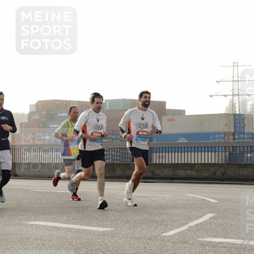 03.10.2026 - Köhlbrandbrückenlauf Michael Burmester http://msf.ph/oto/10769854 03.10.2026 09:12:45 Position 3  meine-sportfotos.de