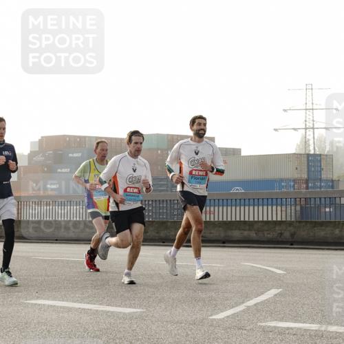 03.10.2026 - Köhlbrandbrückenlauf Michael Burmester http://msf.ph/oto/10769856 03.10.2026 09:12:45 Position 3  meine-sportfotos.de