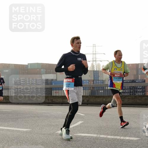 03.10.2026 - Köhlbrandbrückenlauf Michael Burmester http://msf.ph/oto/10769865 03.10.2026 09:12:47 Position 3 3798, 1349, 2177 meine-sportfotos.de