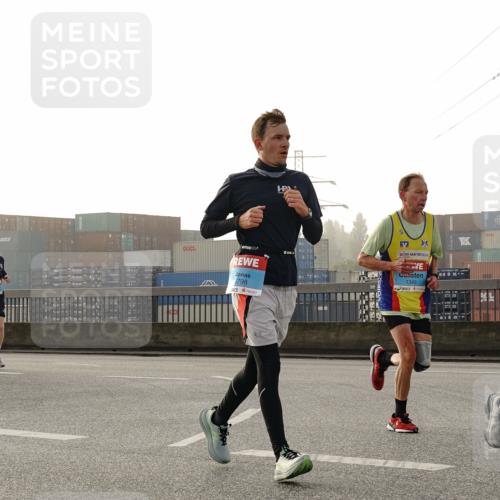 03.10.2026 - Köhlbrandbrückenlauf Michael Burmester http://msf.ph/oto/10769868 03.10.2026 09:12:47 Position 3 798, 1349, 2177 meine-sportfotos.de